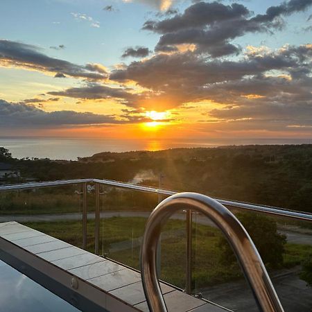 Casa Amores: Camaya Coast Mariveles Exterior foto